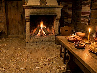 Od slavonske slame do hercegovačkog kamena: Badnjak u hrvatskom puku
