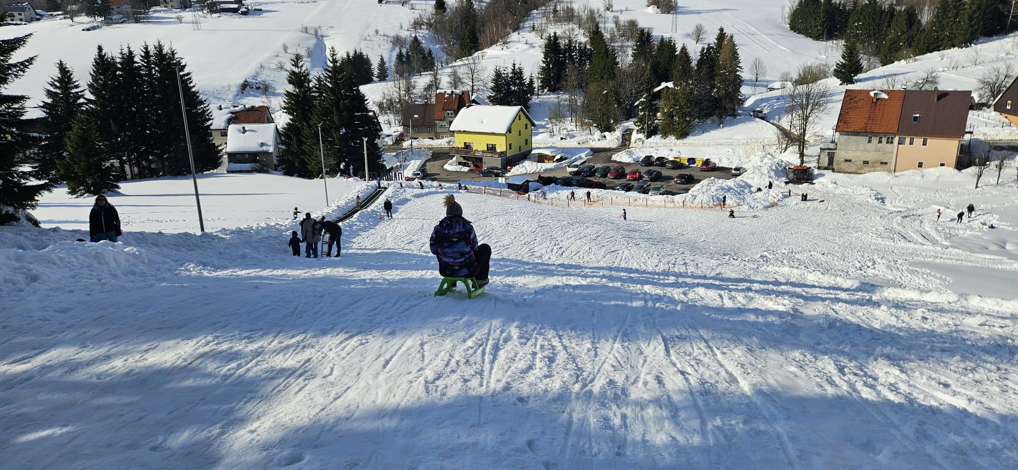 Iskoristite zadnje pahulje: Sanjkanje iz snova u Ravnoj Gori!